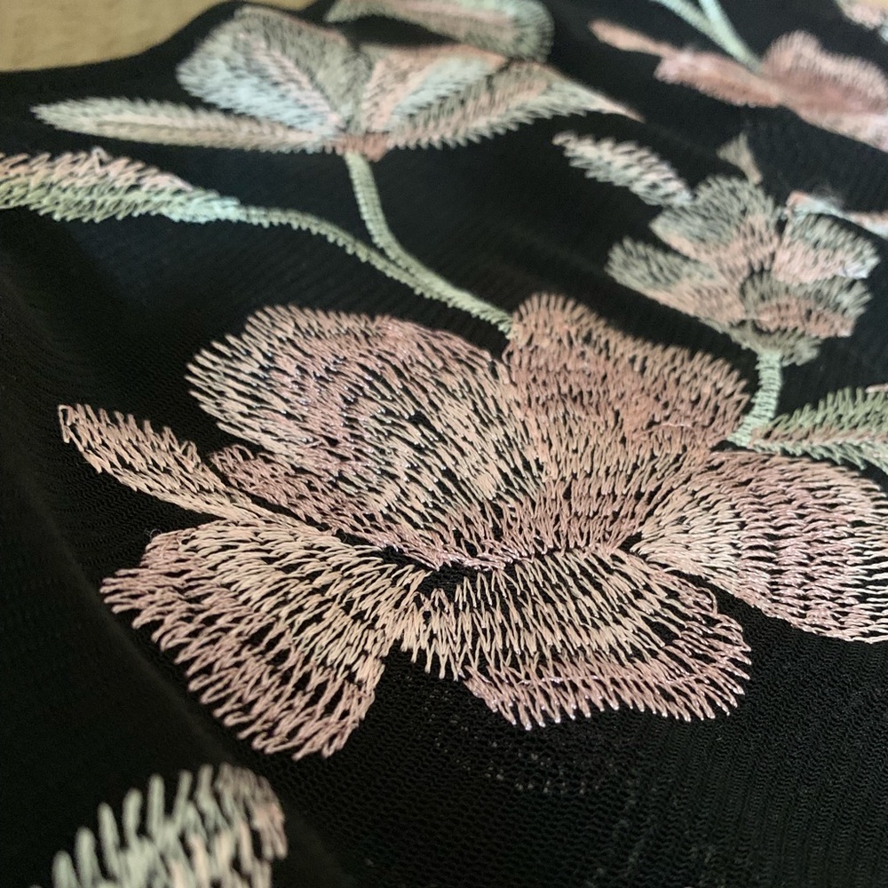 Sheer Floral Bodysuit - Picture 3 of 5